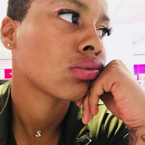 Meet your Posher, Sydney starr